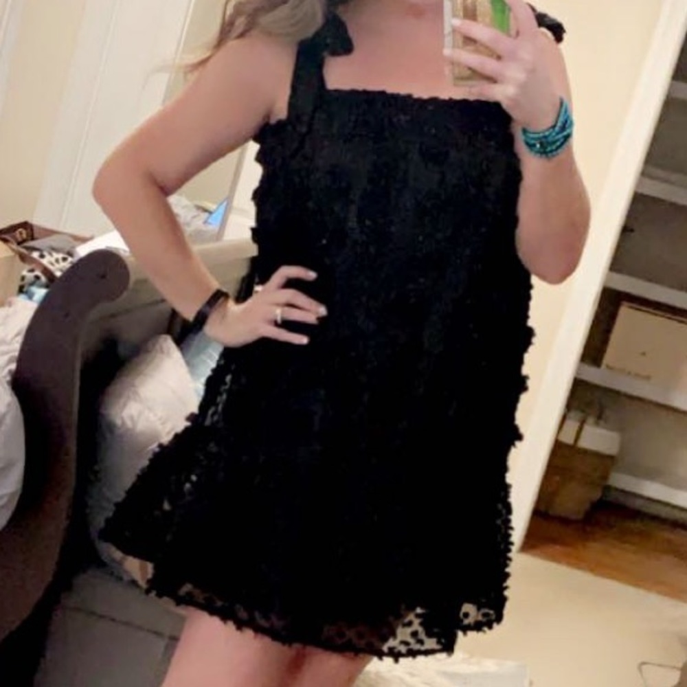 Entro textured dot dress in black